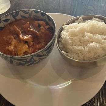 Chao Krung Thai - Panang curry. Chicken and sauce. Rice. Bland and fishy all at the same time . - Thai Near Me - Los Angeles, California