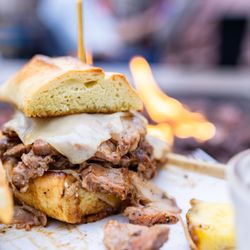 Beerwood - Daily Special Tri-Tip Sandwich (come w/ side)