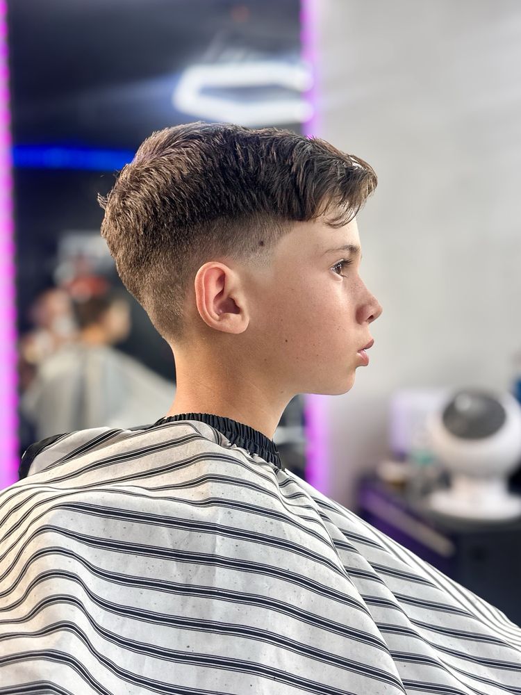 Clippers Barbershop logo