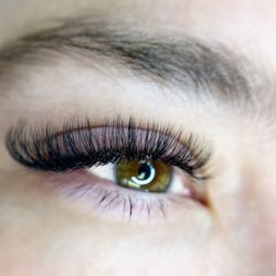 Lashitude Eyelash Extensions - Volume set by Ale