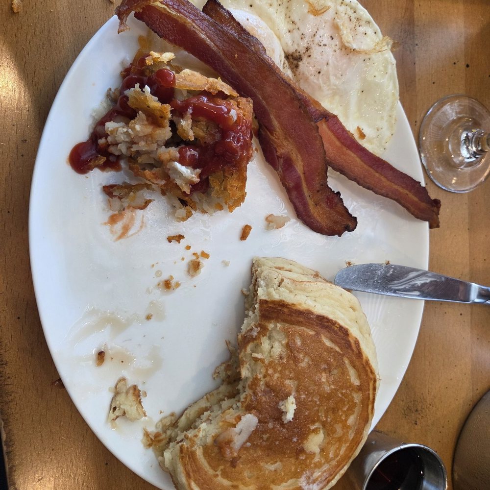 Poppy + Rose - Lumberjack Pancake Breakfast - Breakfast & Brunch Near Me - Los Angeles, California
