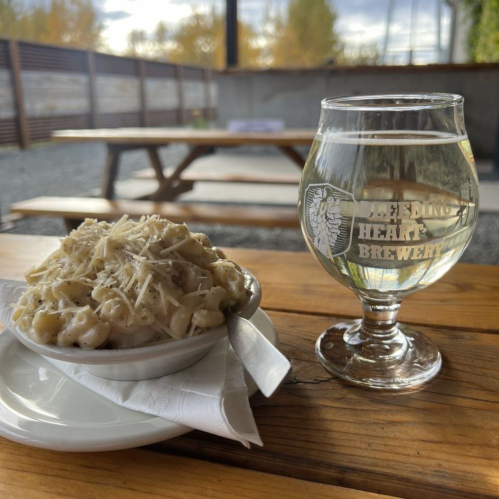 Bleeding Heart Brewery - Prosciutto mac & cheese and a sparkling white tea. 10/10 - Breweries Near Me - Palmer, Alaska