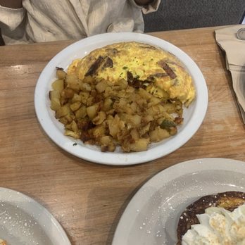 Brownstone Pancake Factory - Bacon and Cheddar Omelet - Breakfast & Brunch Near Me - Edgewater, New Jersey