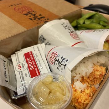 MakiMaki Sushi - My spicy hand roll crab !!! The best !!! - Sushi Bars Near Me - New York, New York