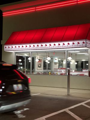 In-N-Out Burger by null
