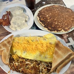 The Wet Spot Bar & Grill - B&G.  Pancake.  Denver omlette.