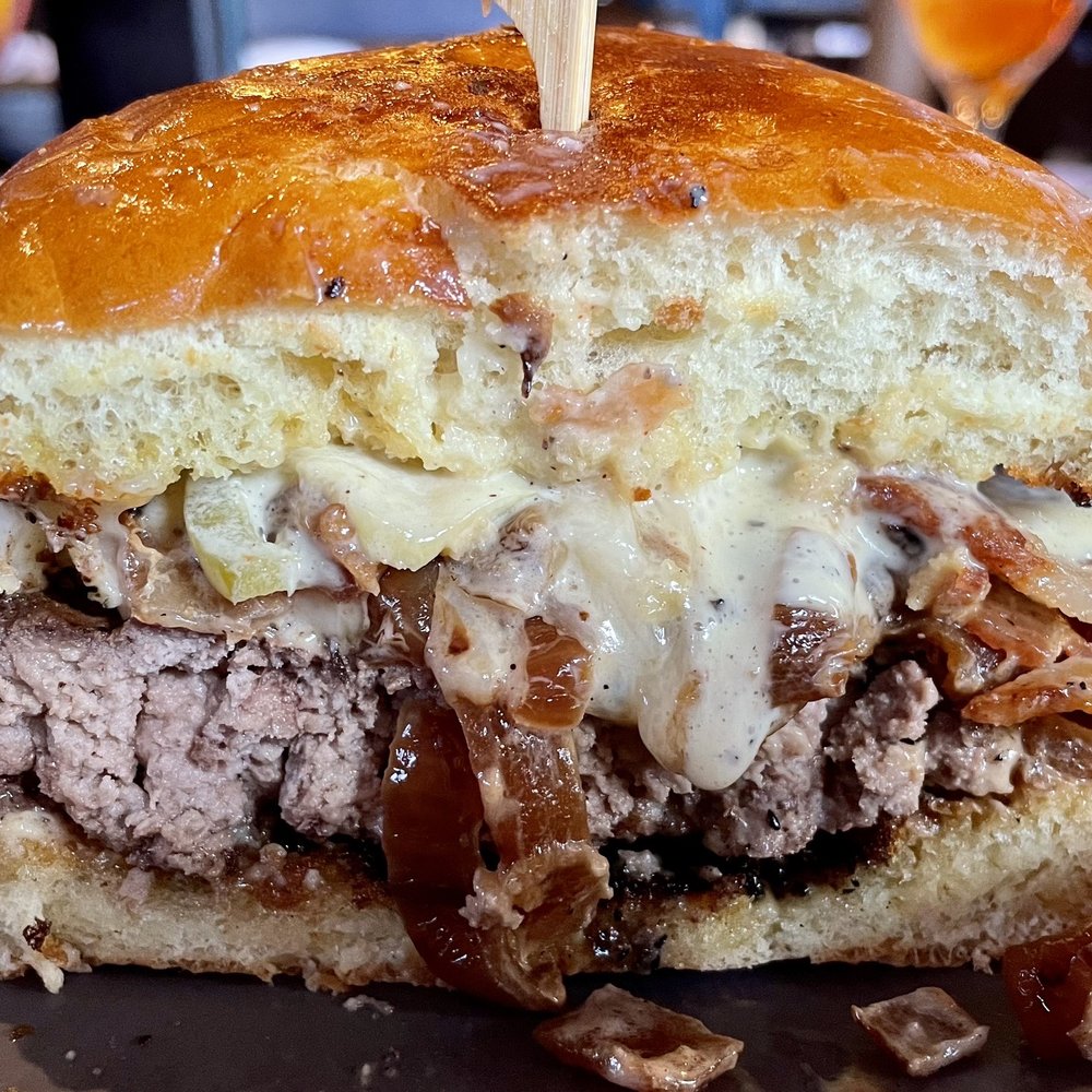 1852 on Austin - 1852 Burger - Comfort Food Near Me - Jefferson, Texas