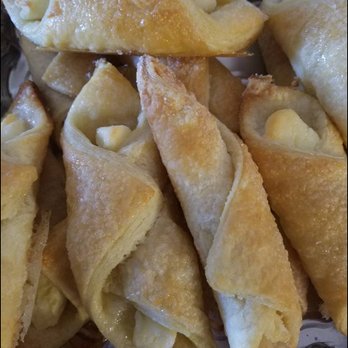 Cuchifritos - Quesitos (puffed Pastry filles with creme cheese with sugar on top) - Food Trucks Near Me