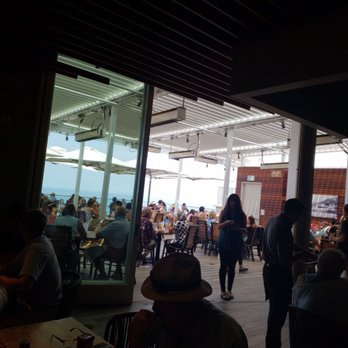 Duke's La Jolla - Indoor seating looking out - New American Near Me - La Jolla, California Duke's La Jolla - Indoor seating looking out - New American Near Me - La Jolla, California