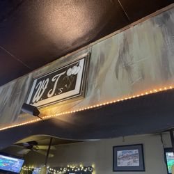 W T's Restaurant & Lounge