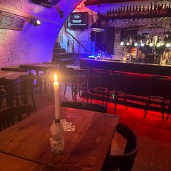´t Oude Pothuys - By the inner bar