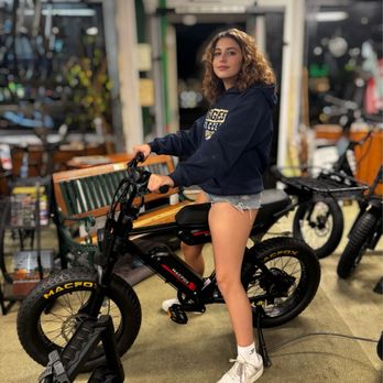 Summit Ski & Cycle - Bikes Near Me - Los Angeles, California
