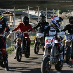 Socal Supermoto - Classes are usually around 8-12 students. Here we are lined up to get on the track.