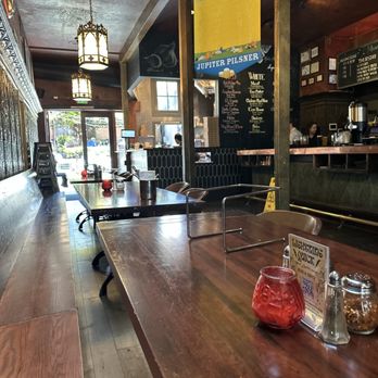 Jupiter - Bar area - Pizza Near Me - Berkeley, California