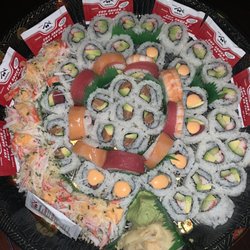 Sushi Zen - Tokyo platter - 75% California rolls