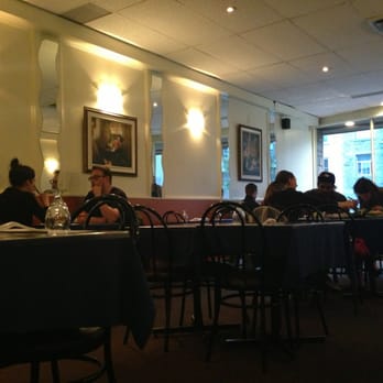 Restaurant Y Lan - people sitting at tables in a restaurant - Vietnamese Near Me - Montreal, Quebec Restaurant Y Lan - people sitting at tables in a restaurant - Vietnamese Near Me - Montreal, Quebec