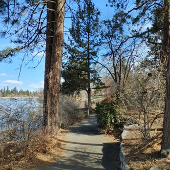 Drake Park and Mirror Pond - Parks Near Me - Bend, Oregon