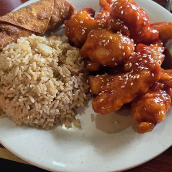 Zou's Kitchen - Lunch sesame chicken - Chinese Near Me - Helena, Alabama