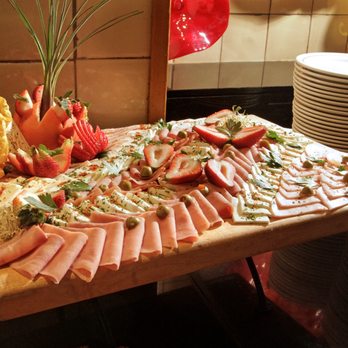 Las Ventanas - Las Ventanas - Tabla de Quesos Finos y Carnes Frías - Buffets Near Me - Monterrey, NLE