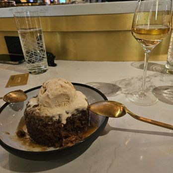Gordon Ramsay Hell's Kitchen - Delicious Dessert - Steakhouses Near Me - Stateline, Nevada