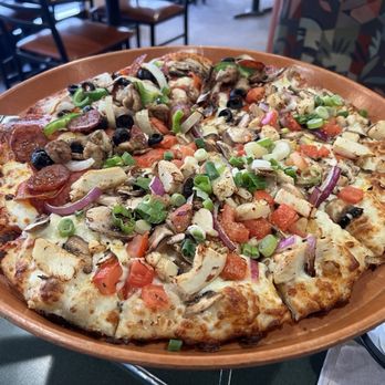 Round Table Pizza - Chicken and Garlic Gourmet Pizza half and half King Arthur's Supreme Pizza 7.4 out of 10 - Pizza Near Me - Lakewood, California Round Table Pizza - Chicken and Garlic Gourmet Pizza half and half King Arthur's Supreme Pizza 7.4 out of 10 - Pizza Near Me - Lakewood, California