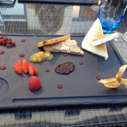Entrée foie gras, truffe et confis