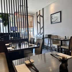 Aoyu Sushi - Entry way