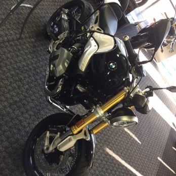 Alamo BMW - Decisions decisions!!! Bmw R nine T - Motorcycle Dealers Near Me - Boerne, Texas