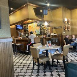Ruby Tuesday - Interior decoration