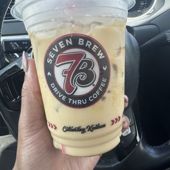 7 Brew Coffee - Blondie with caramel drizzle - one shot of expresso - Coffee & Tea Near Me - Leesburg, Florida