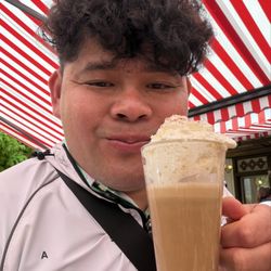 Hotel Schützen Lauterbrunnen  - Bluey coffee