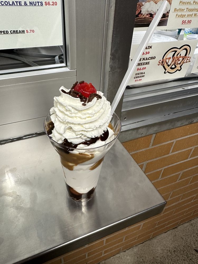 Cooper's Twist & Shake Logo
