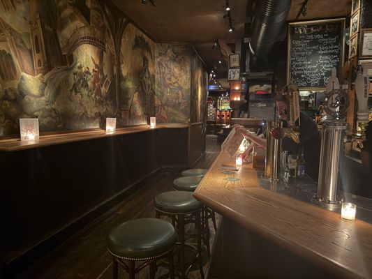 Swift Hibernian Lounge by null