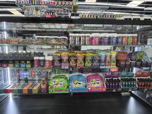troy tobacco and vape is a Passionate Cannabis Enthusiast, full-time creator, grower, reviewer Puff Huff Smoke & Vape,