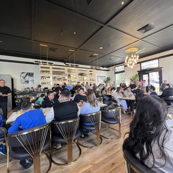 Breaking Dawn Brunch - Interior - Breakfast & Brunch Near Me - Los Gatos, California