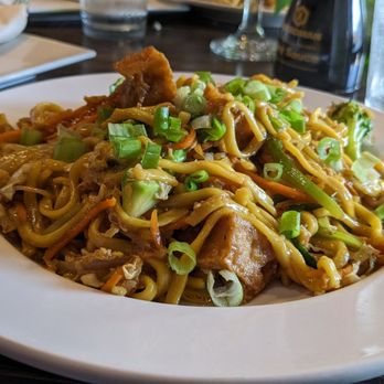 Sun Cuisines - Stir fried egg noodles with vegetables and tofu - Burmese Near Me - Williamsville, New York