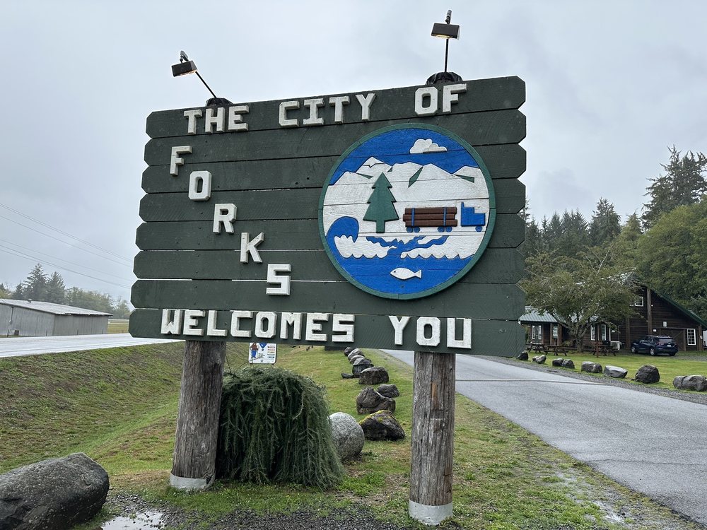 VISITOR INFORMATION CENTER Updated August 2024 32 Photos & 12 Reviews 1411 S Forks Ave