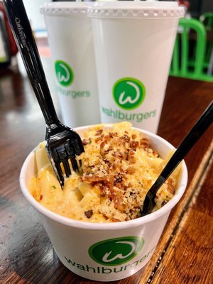 Wahlburgers by null
