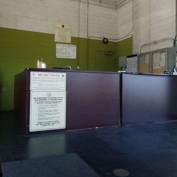 Bellflower Smog 3 - Checking in at Bellflower smog. Like that it had a decent parking lot. Nice shaded waiting area. Tech helping was nice too - Smog Check Stations Near Me - Long Beach, California Bellflower Smog 3 - Checking in at Bellflower smog. Like that it had a decent parking lot. Nice shaded waiting area. Tech helping was nice too - Smog Check Stations Near Me - Long Beach, California