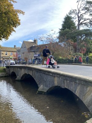Bourton-on-the-Water by null