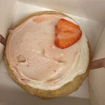 Crumbl - Cobble Hill - Pink Berry - Bakeries Near Me - Brooklyn, New York