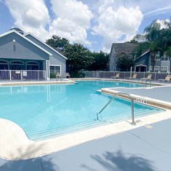 Spring Harbor Apartments - Swimming Pool