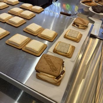 Hershey’s Chocolate World - S'more - Chocolatiers & Shops Near Me - Las Vegas, Nevada