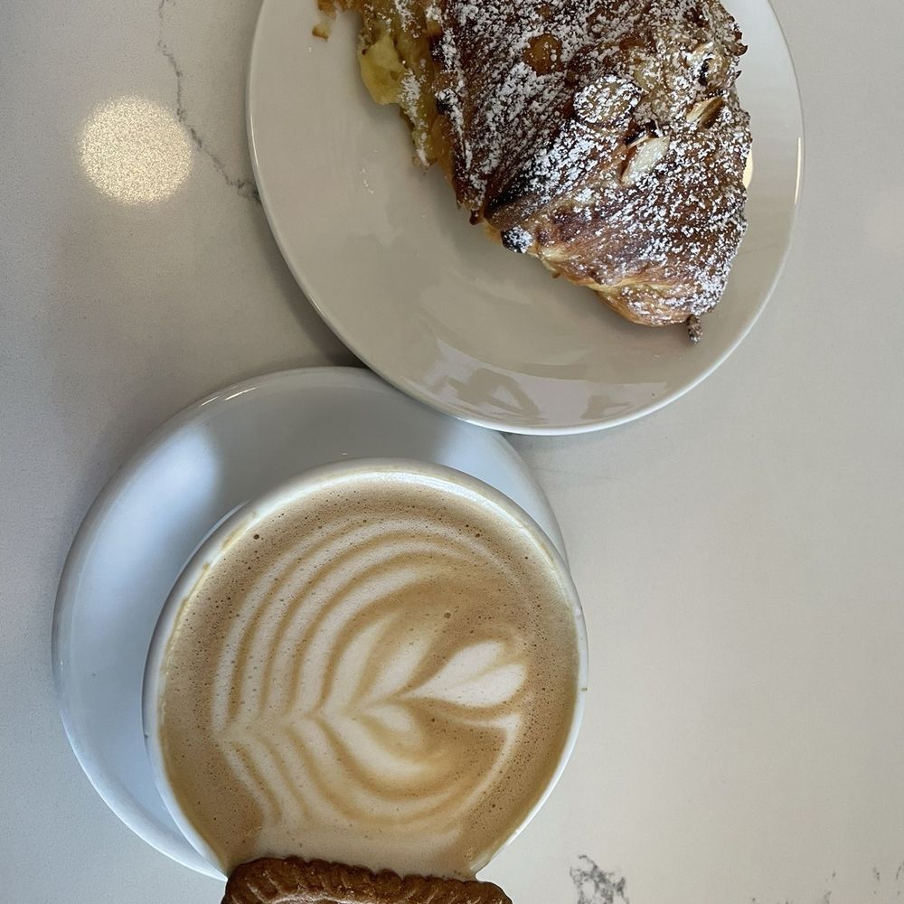 Le Coffee Shop - Cookie butter latte and almond croissant - Breakfast & Brunch Near Me - Temecula, California