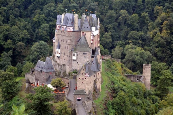 Eltz Castle by null