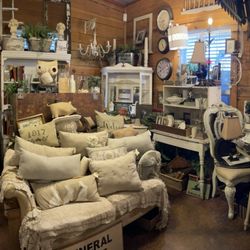 Glory B's Antiques and Farmhouse Decor