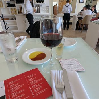 The White Box - Red wine. Oil for table bread - Seafood Near Me - Cancún, ROO The White Box - Red wine. Oil for table bread - Seafood Near Me - Cancún, ROO