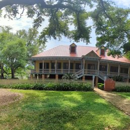Front of the creole plantation house