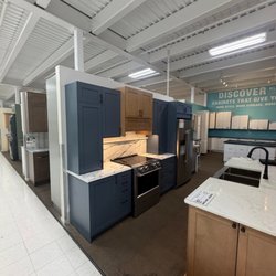 Top Notch Construction of Kokomo - Display #26.
Klearvue cabinetry in the colors of "Halmstead Blue" and "Halmstead Fawn"