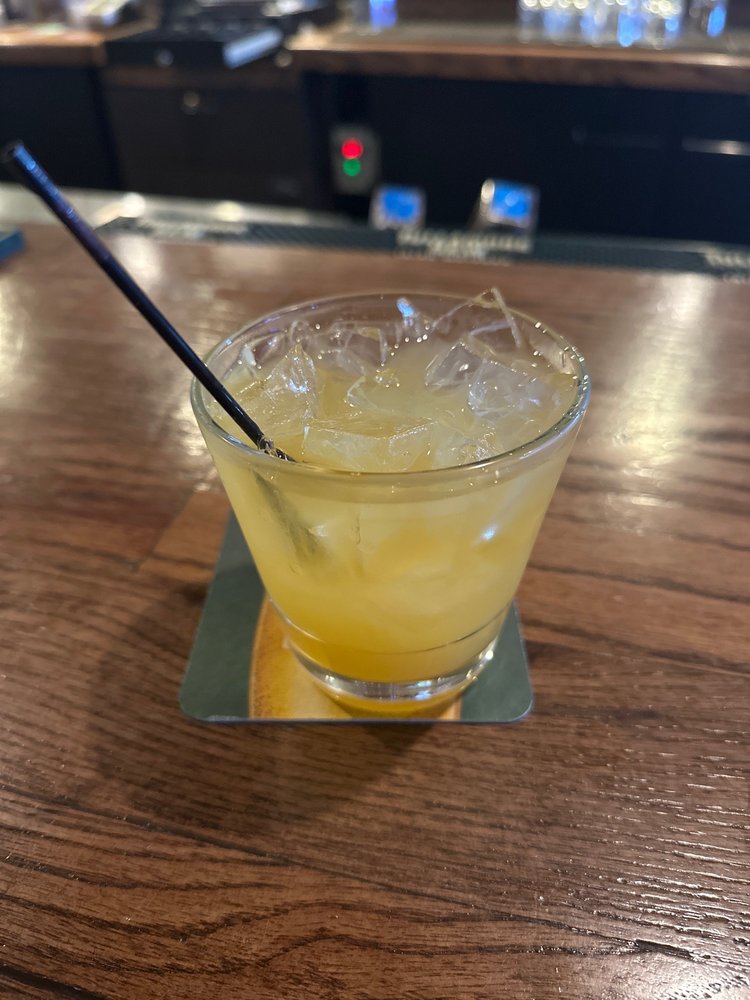 UNDERWOOD BAR Updated August 2024 24 Reviews 4918 Underwood Ave